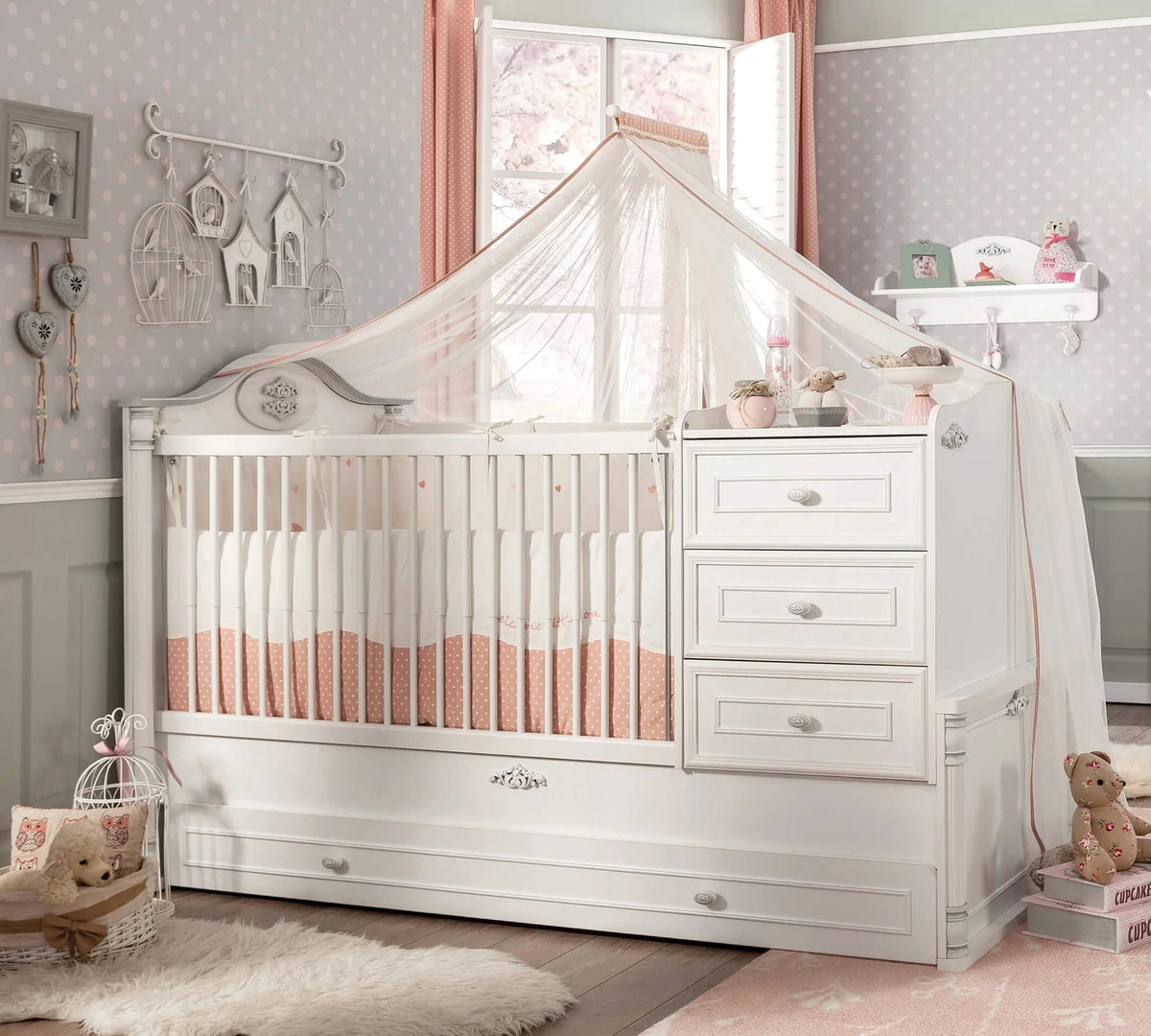 Set dormitor bebe 3 piese (pătuț transformabil, dulap 2 uși, comodă 4 sertare), stil clasic romantic, alb, design premium cu detalii sculptate BELLE
