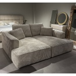 Canapea ~GIGANTELLA~ 180x220 cm, material velur raiat fluffy, 4 pernițe incluse