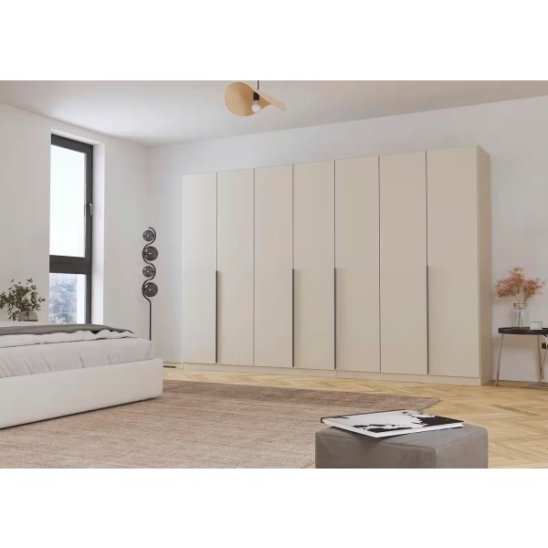Dulap 315 cm lungime, 7 uși batante, culoare cașmir, compartimentare premium, mânere negru mat, 229 cm înălțime - imagine 1