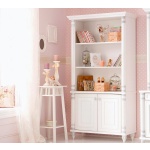 Bibliotecă 96 cm, stil clasic romantic, alb soft-mat cu accente argintii, 2 uși și rafturi deschise, design elegant pentru living sau dormitor BELLE